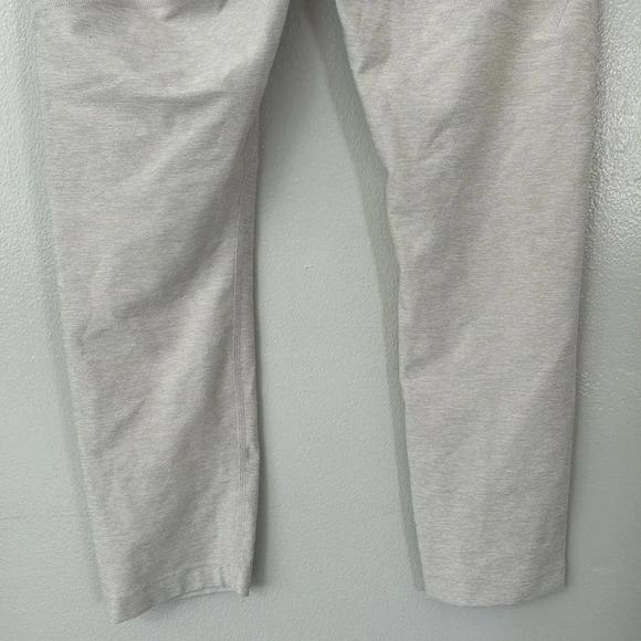 Outdoor Voices 3/4 Warm Up Leggings - Picture 7 of 8